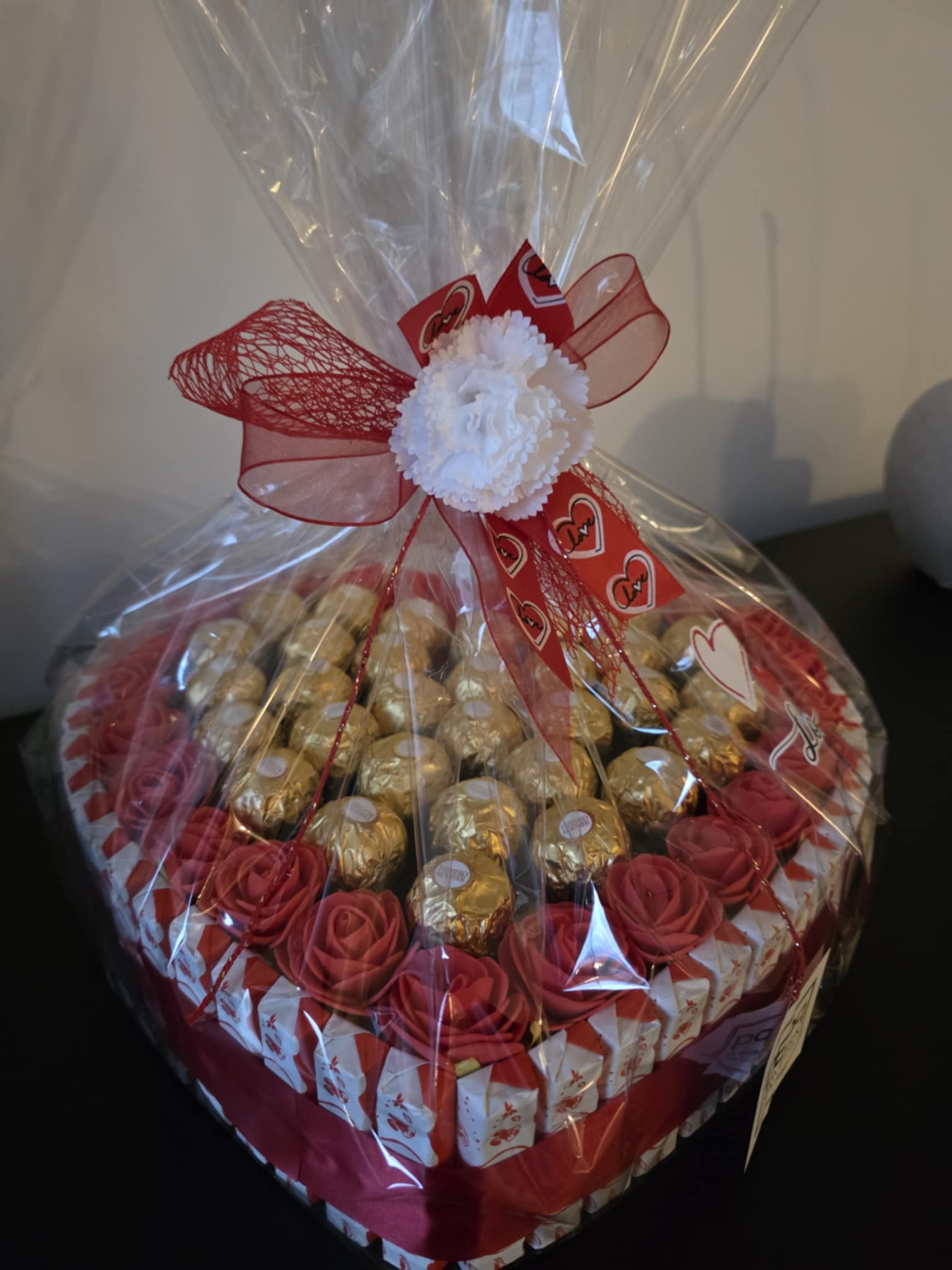 Hart van chocolade en roosjes